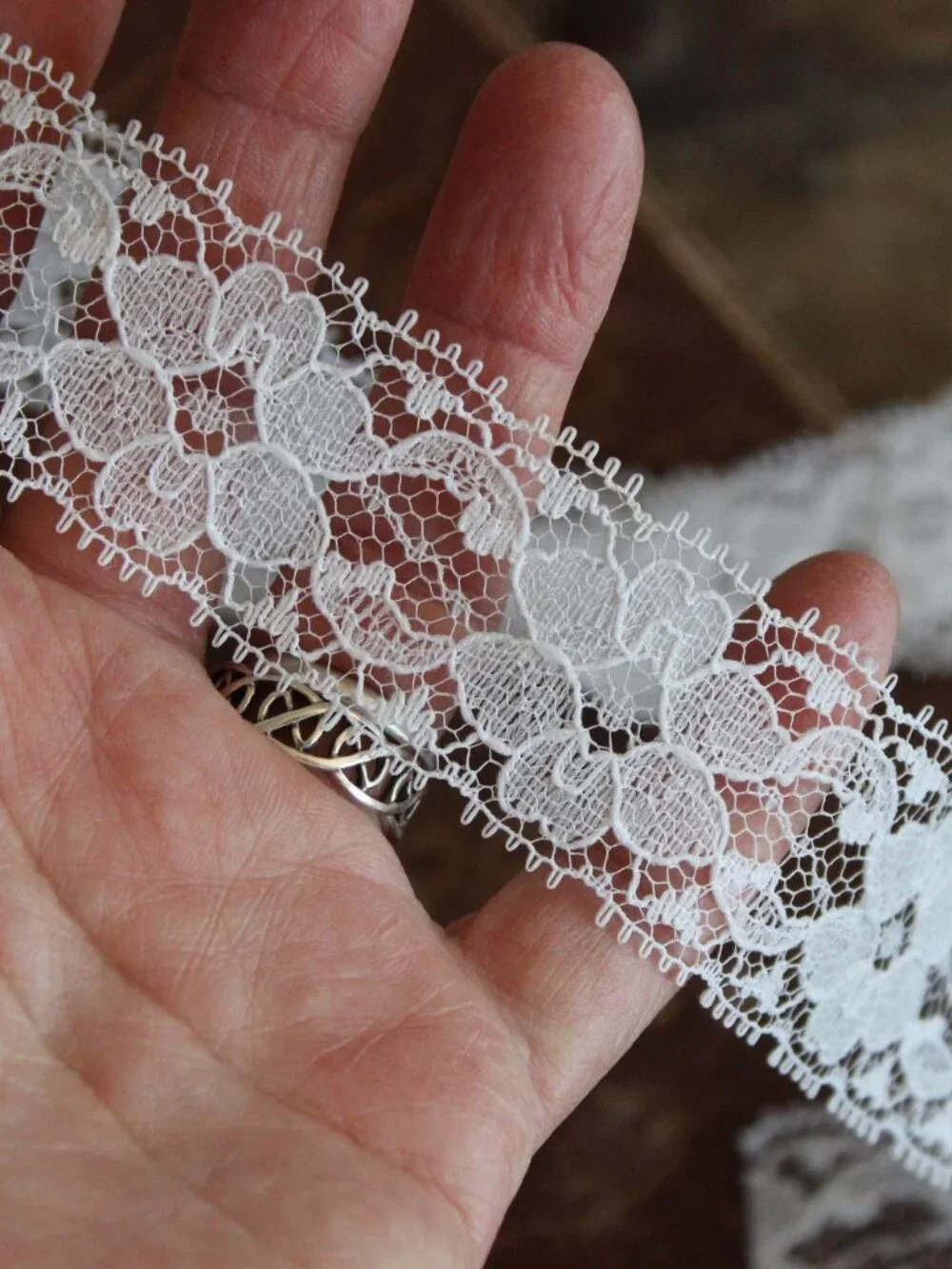 Vintage 1980s White Raschel Floral Lace Trim, Offray 3 Yards, 1.25